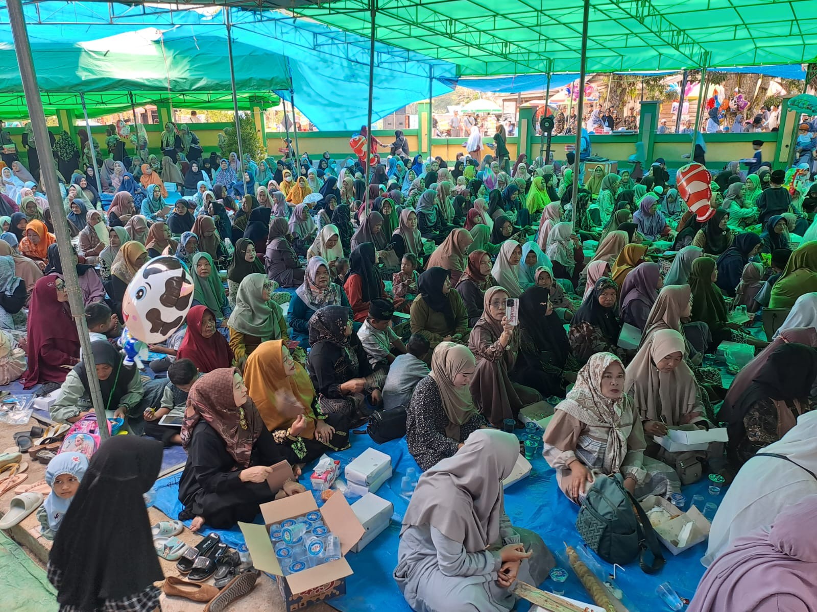 ribuan-warga-wahau-C5LP-01714296406.jpeg